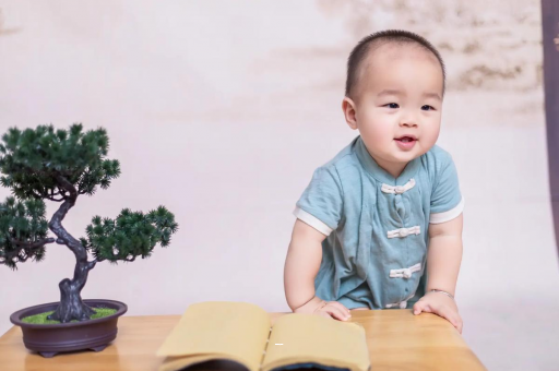 濮阳宝宝脸上小白点